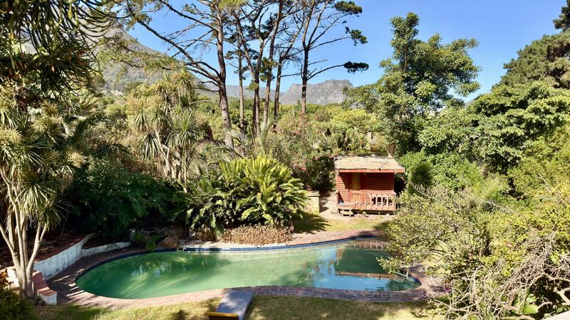 9 Bedroom Property for Sale in Hout Bay Western Cape